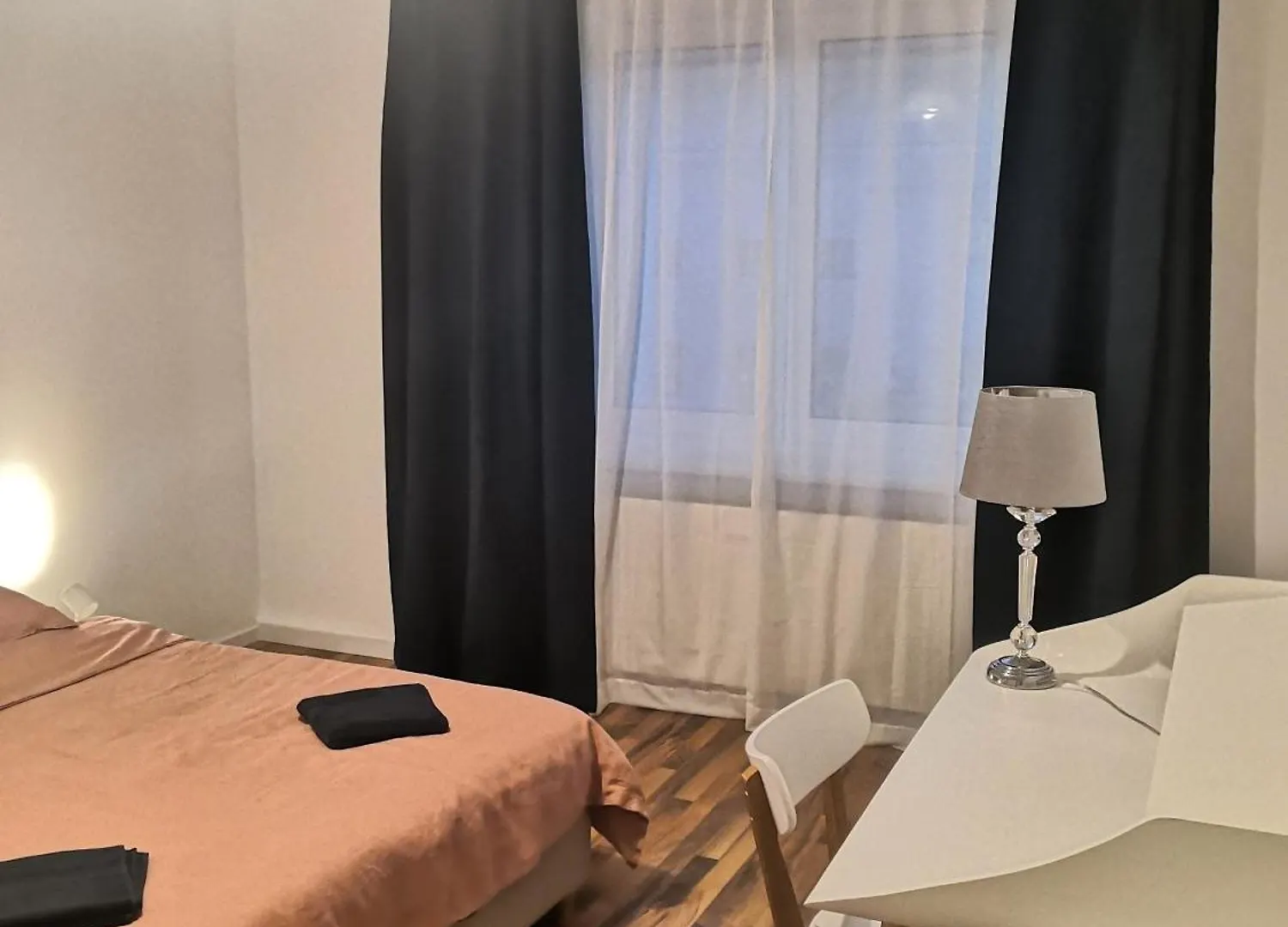 Vienna Central Suite - 2 Bdrm 0*,